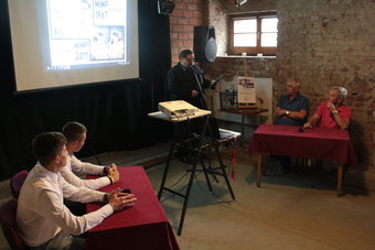 Żużlowe spotkanie  Galerii Lochy