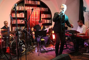 Koncert Piotra Salaty z zespołem