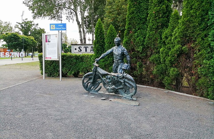Nieoszlifowany żużlowy diament